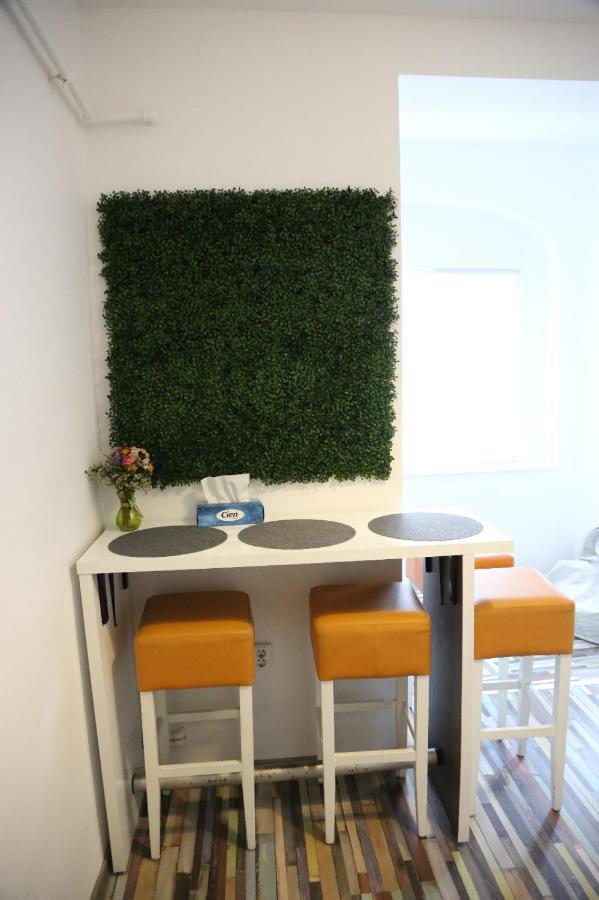 Croma Holiday Petrosani Apartment Екстериор снимка